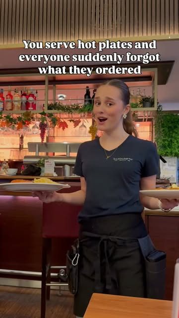 Instagram-Reel: Service im Café Schönborn